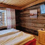 Chalet Log Tietotunturi